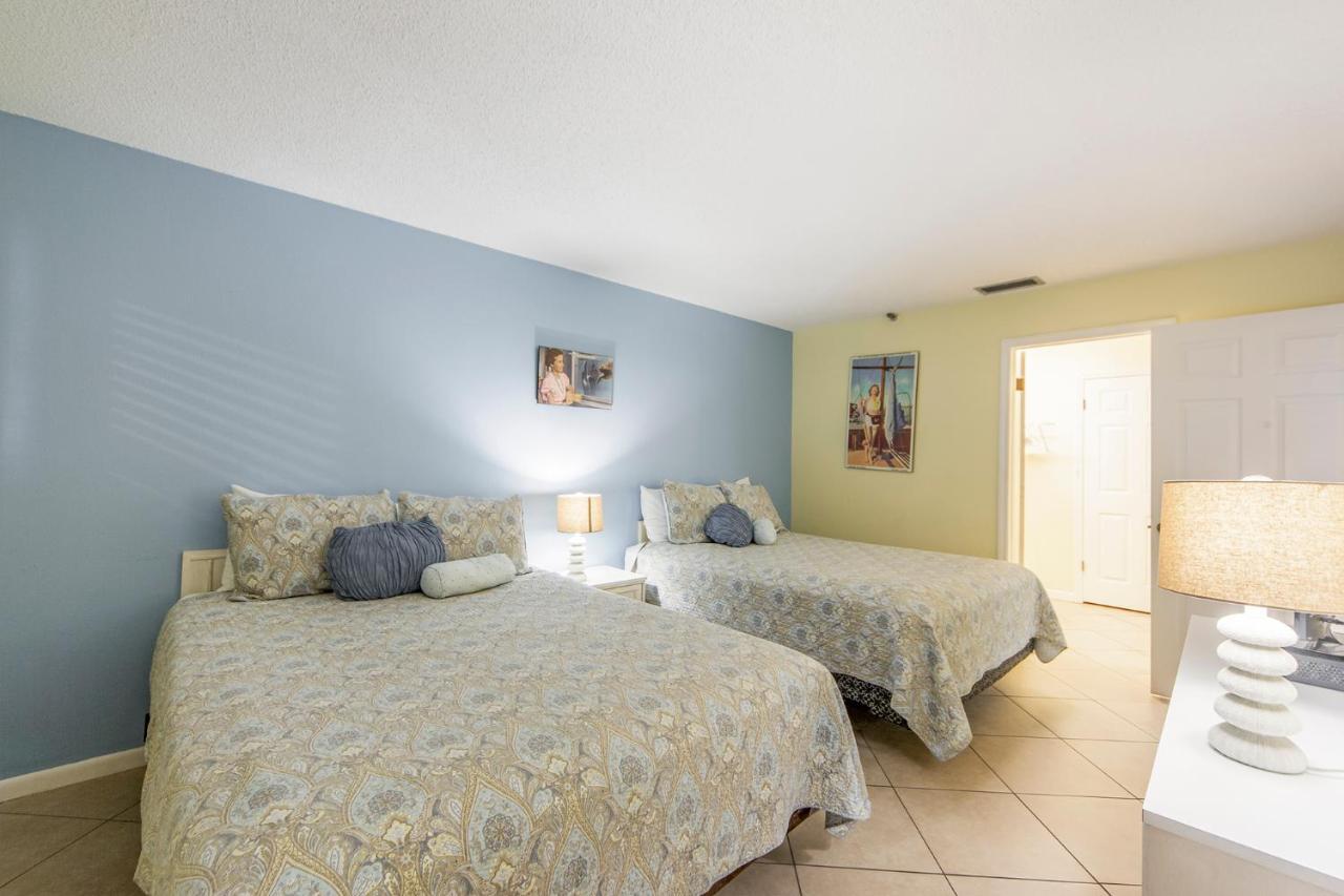 407 Beach Place Condos St. Pete Beach Eksteriør billede
