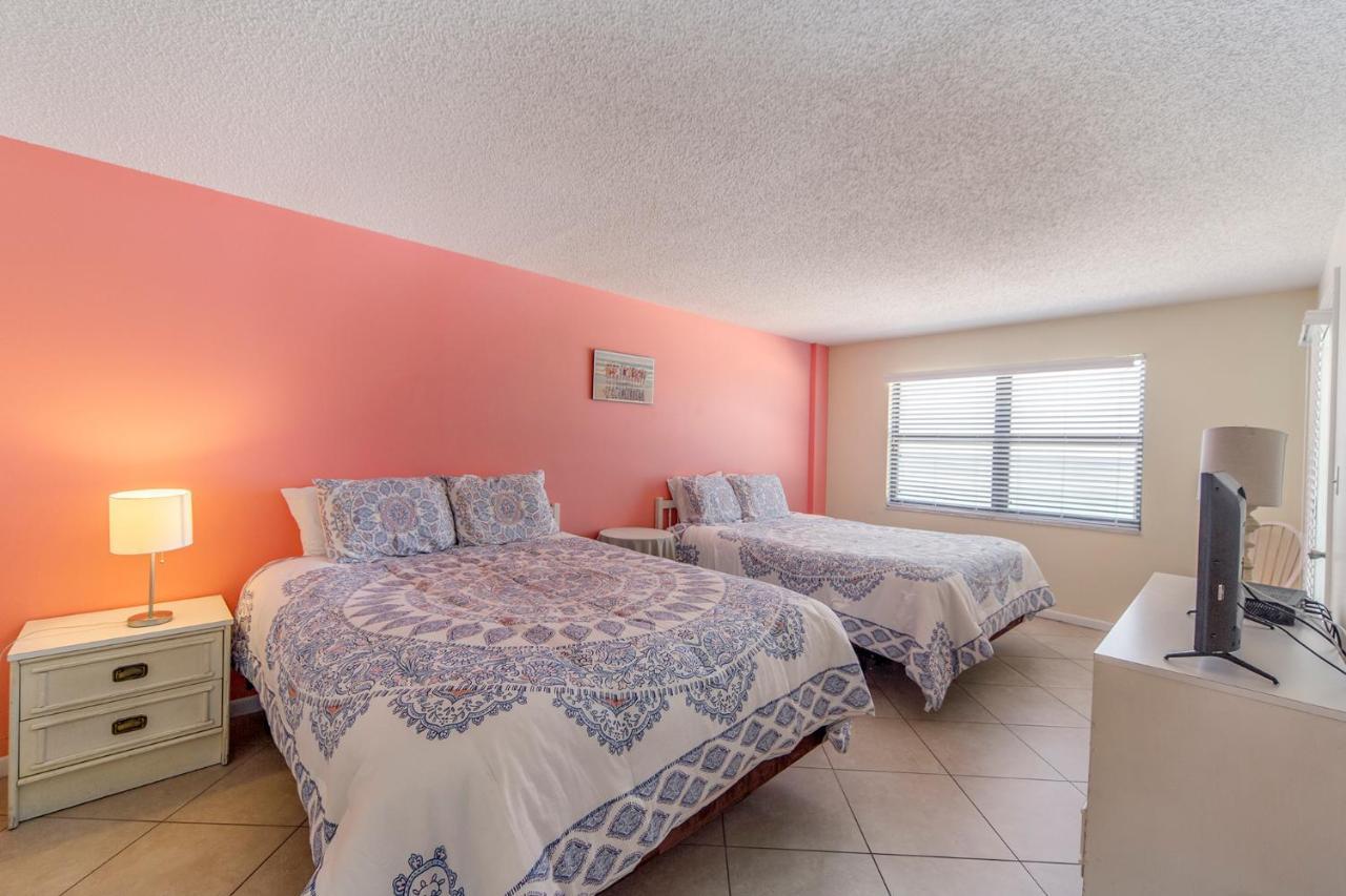407 Beach Place Condos St. Pete Beach Eksteriør billede